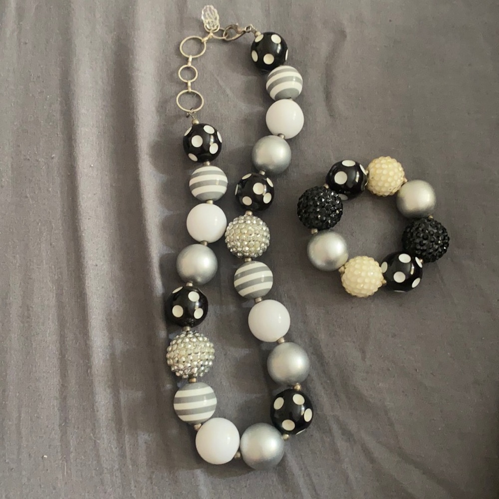 Bauble necklace and bracelet set